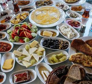 Smyrna Ihlamur Alti Kahvalti Restaurant Balcova Izmir 0 531 386 62 Birmilyonnokta